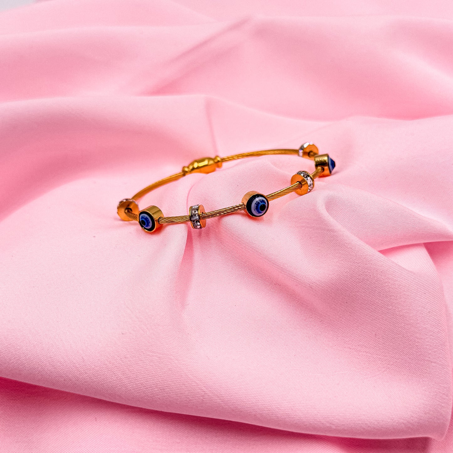 Magnetic Eye Charm- Gold