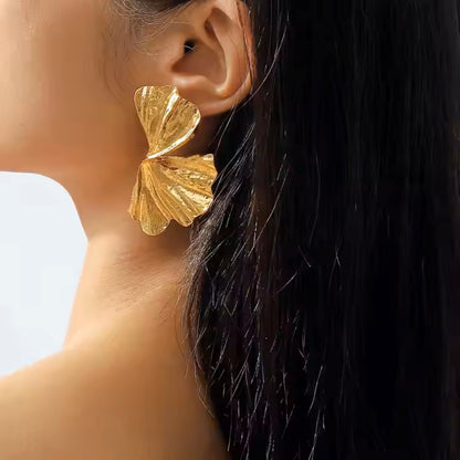 Torsion Earring