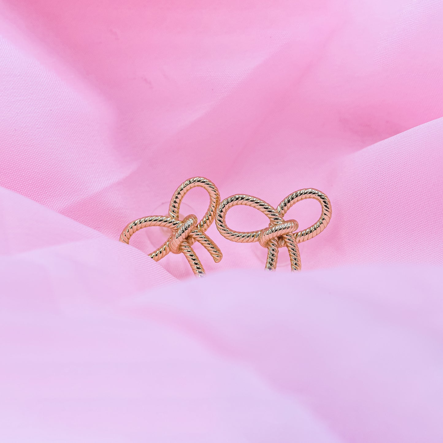 Classic Bow Chic Studs