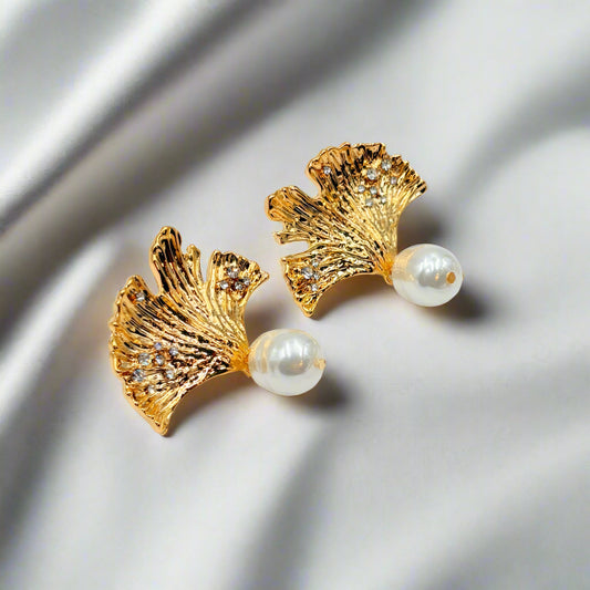 Majesty Drops Earring
