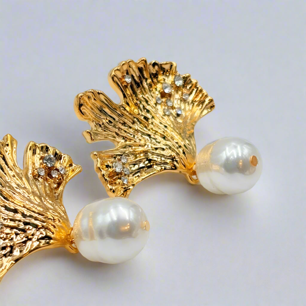 Majesty Drops Earring