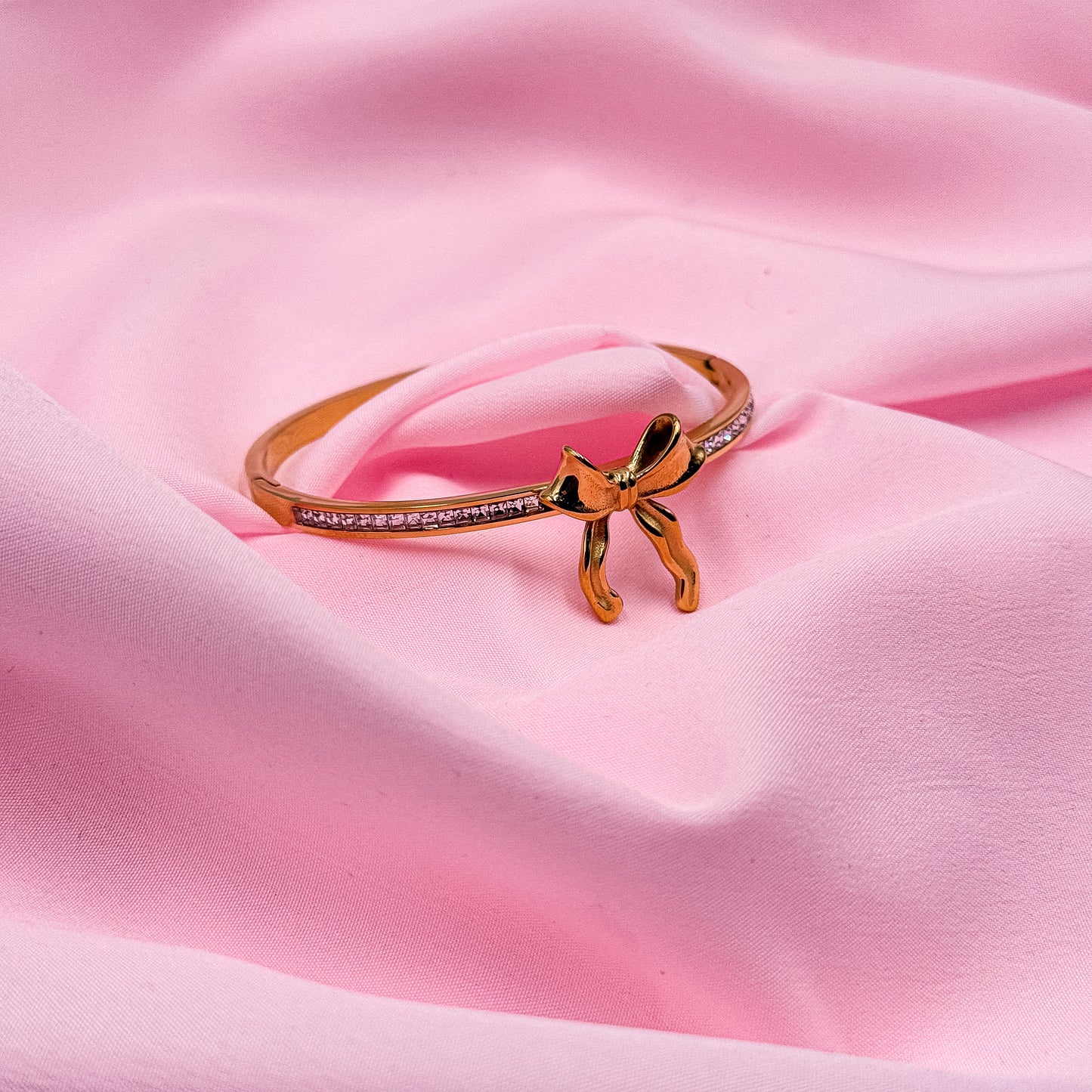 Glittering Bow Bracelet