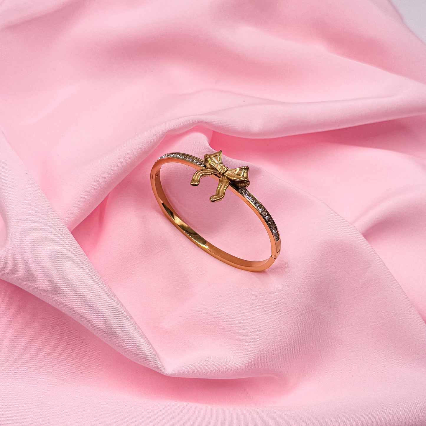 Glittering Bow Bracelet
