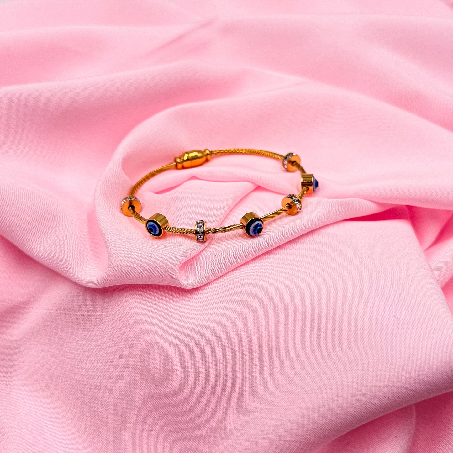 Magnetic Eye Charm- Gold