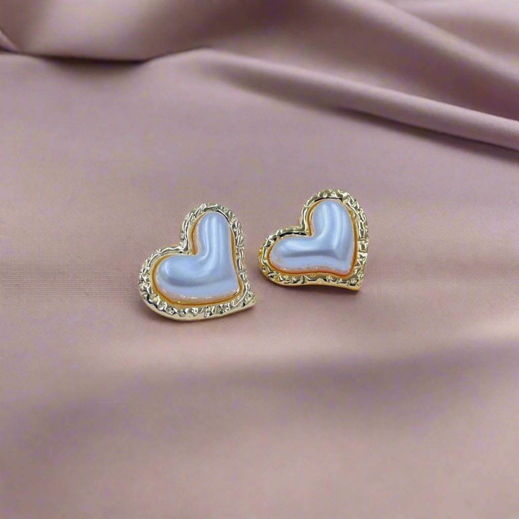 Pearl Affection Studs